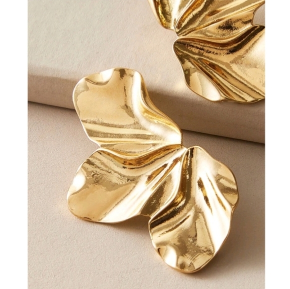 Anthropologie Molten Minimalist Asymetrical Floral Gold Earrings - Picture 4 of 5
